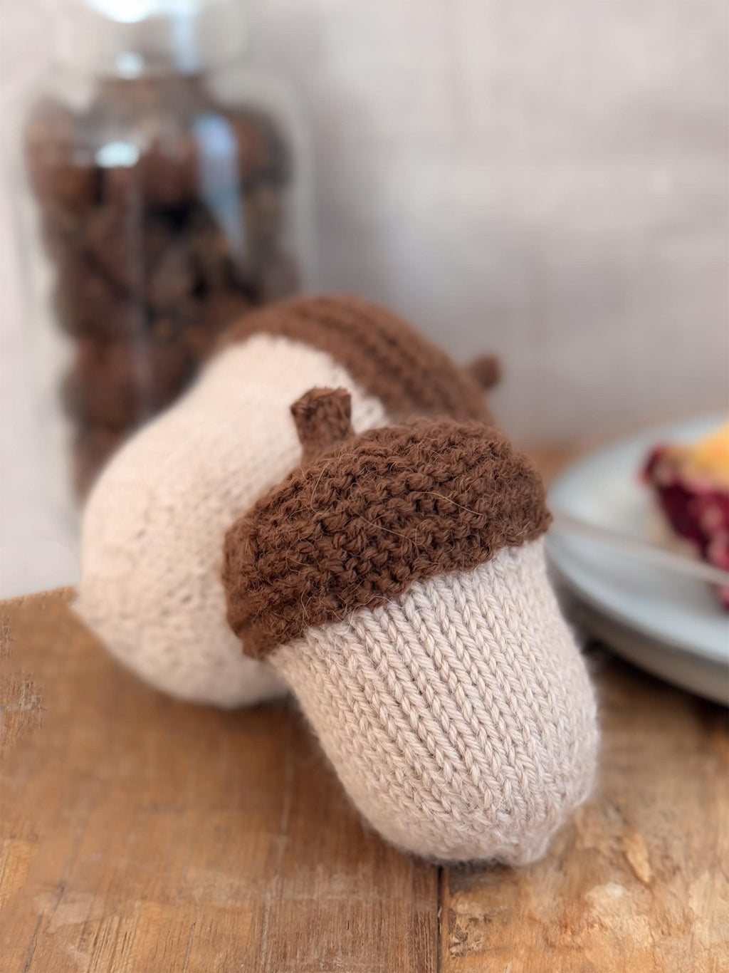 Little Acorn – Knitted Acorns in 2 Sizes