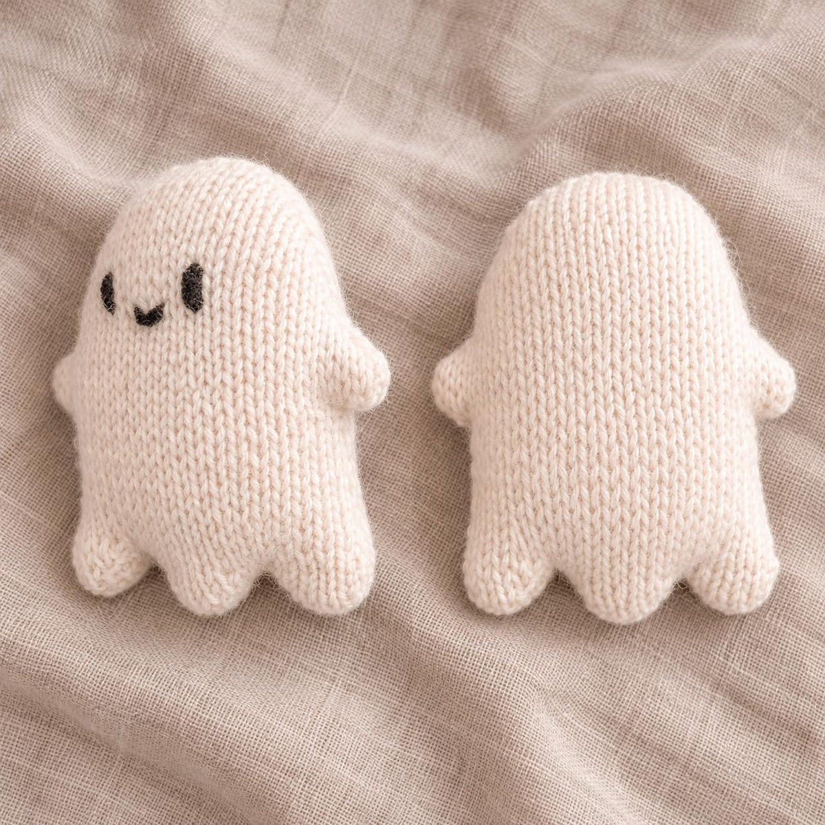 Little Ghost – Knitted Halloween Ghost Ornament