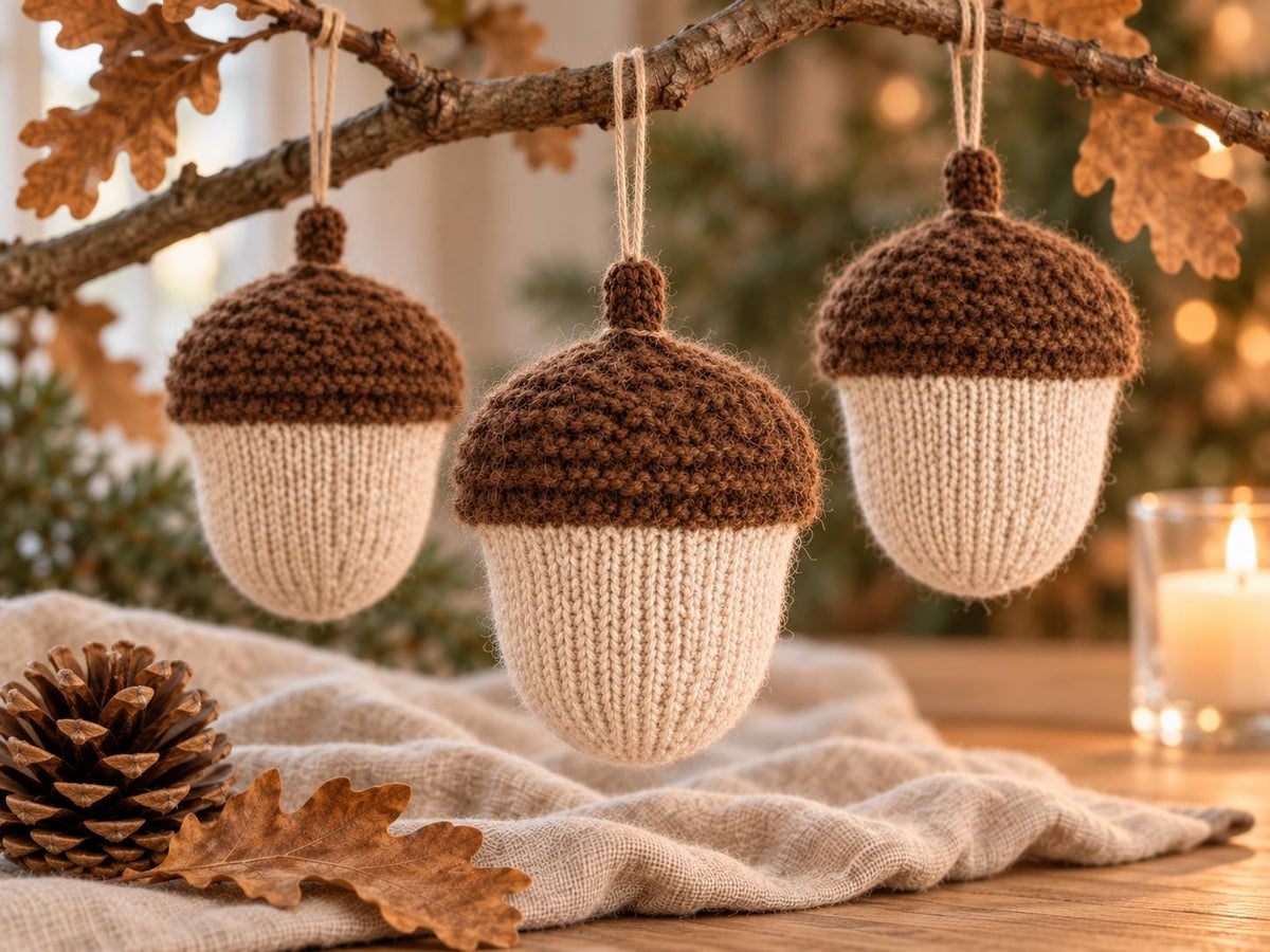 Little Acorn – Knitted Acorns in 2 Sizes