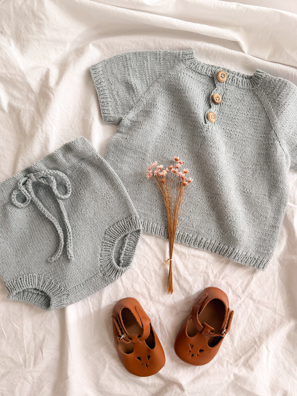 Linus Set – Baby T-Shirt & Bloomers